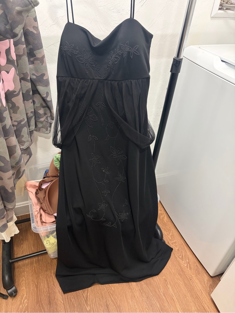 Betsy & Adam Black Spaghetti Strap Maxi Dress with Floral Beading